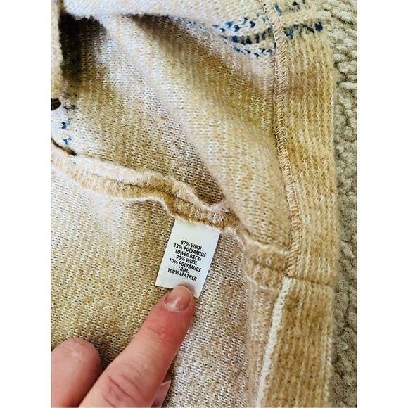 St. John Collection Tan Cardigan Wrap Poncho sz M / L Wool blend - Picture 8 of 9